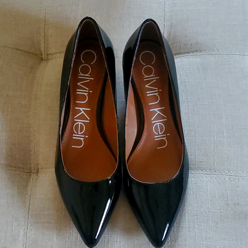 Kitten Heels Pump